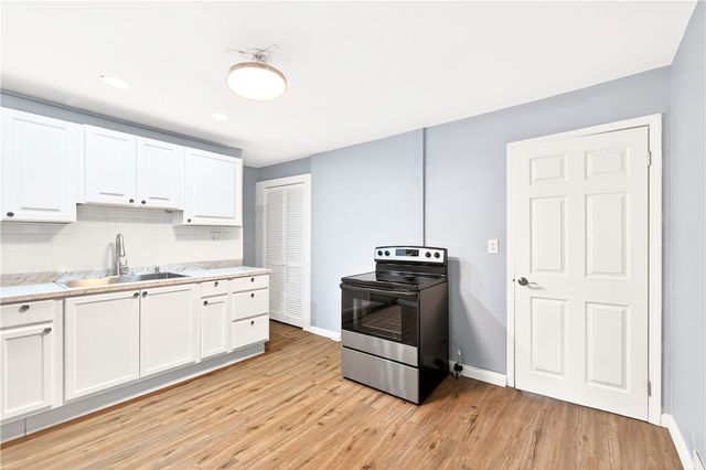 93 Old 51 Rd, Perryopolis, PA 15473