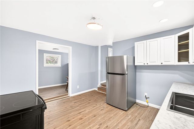 93 Old 51 Rd, Perryopolis, PA 15473