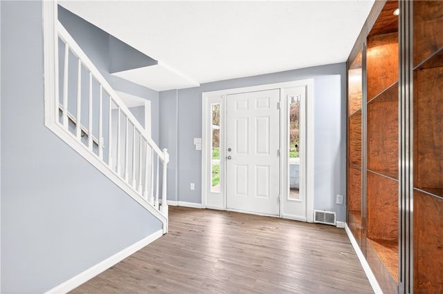 93 Old 51 Rd, Perryopolis, PA 15473