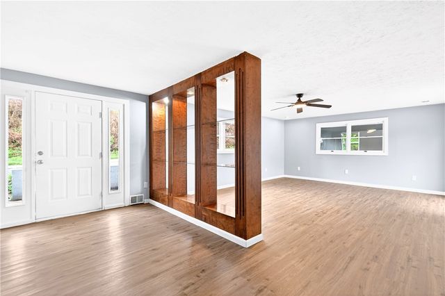 93 Old 51 Rd, Perryopolis, PA 15473