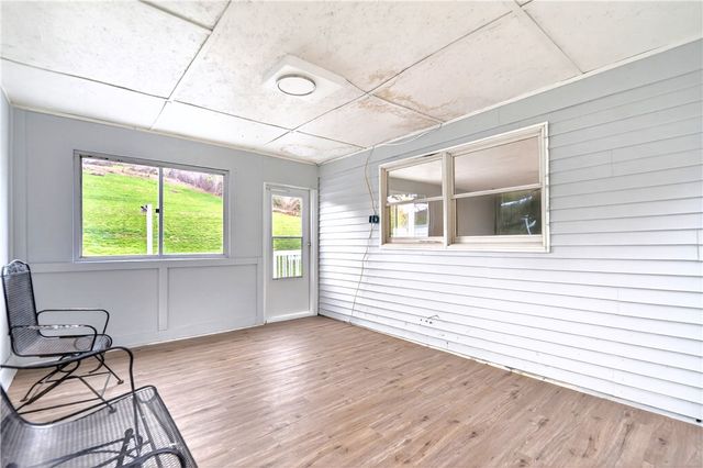 93 Old 51 Rd, Perryopolis, PA 15473