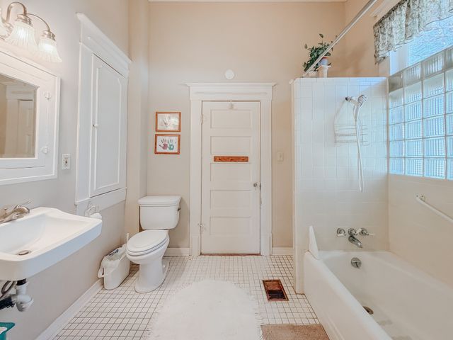 1529 W 4th Avenue, Corsicana, TX 75110