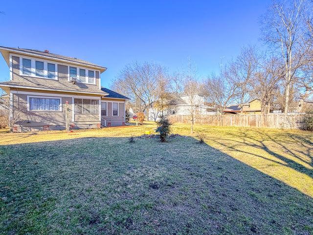 1529 W 4th Avenue, Corsicana, TX 75110
