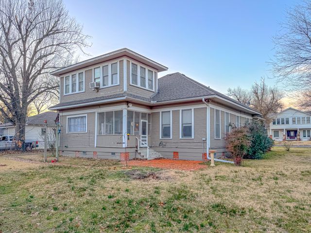 1529 W 4th Avenue, Corsicana, TX 75110