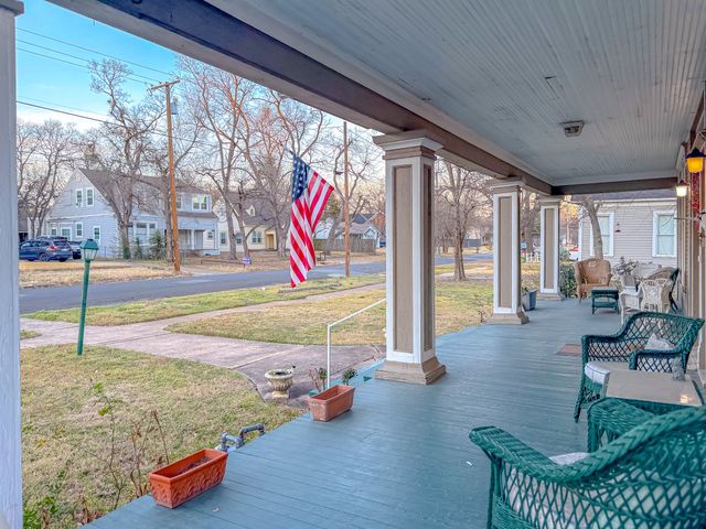 1529 W 4th Avenue, Corsicana, TX 75110