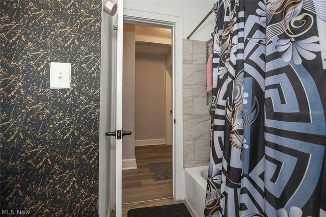 982 Roanoke Road, Cleveland Heights, OH 44121