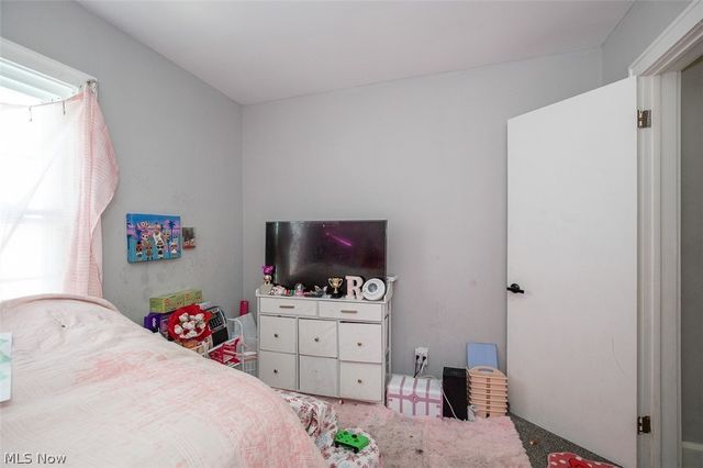 982 Roanoke Road, Cleveland Heights, OH 44121
