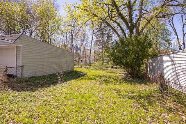 982 Roanoke Road, Cleveland Heights, OH 44121