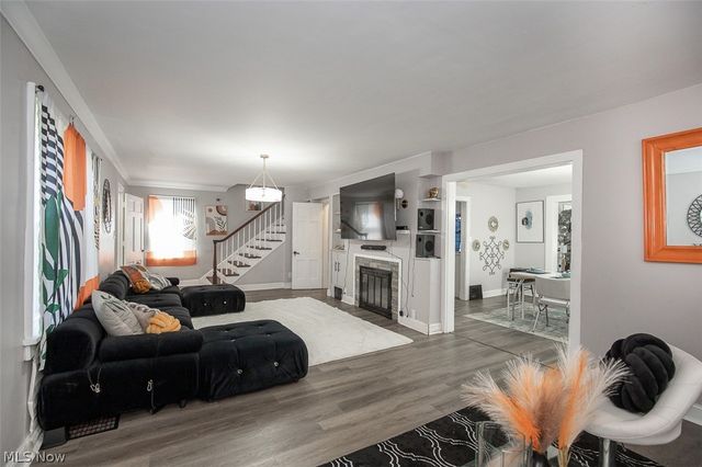 982 Roanoke Road, Cleveland Heights, OH 44121