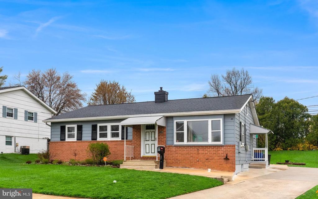 Image 1 of property listing at 1324 DENBRIGHT RD, Catonsville, MD 21228