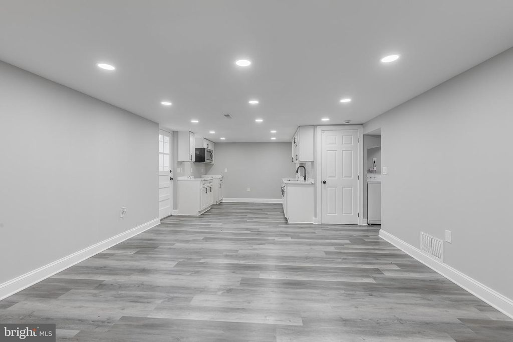 Image 20 of property listing at 1324 DENBRIGHT RD, Catonsville, MD 21228