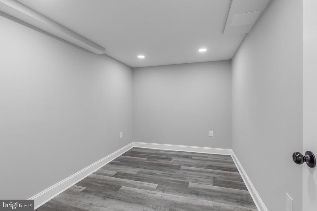 Image 26 of property listing at 1324 DENBRIGHT RD, Catonsville, MD 21228