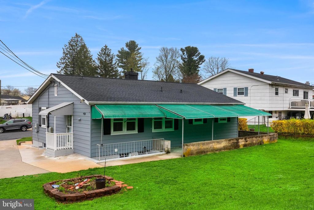 Image 29 of property listing at 1324 DENBRIGHT RD, Catonsville, MD 21228