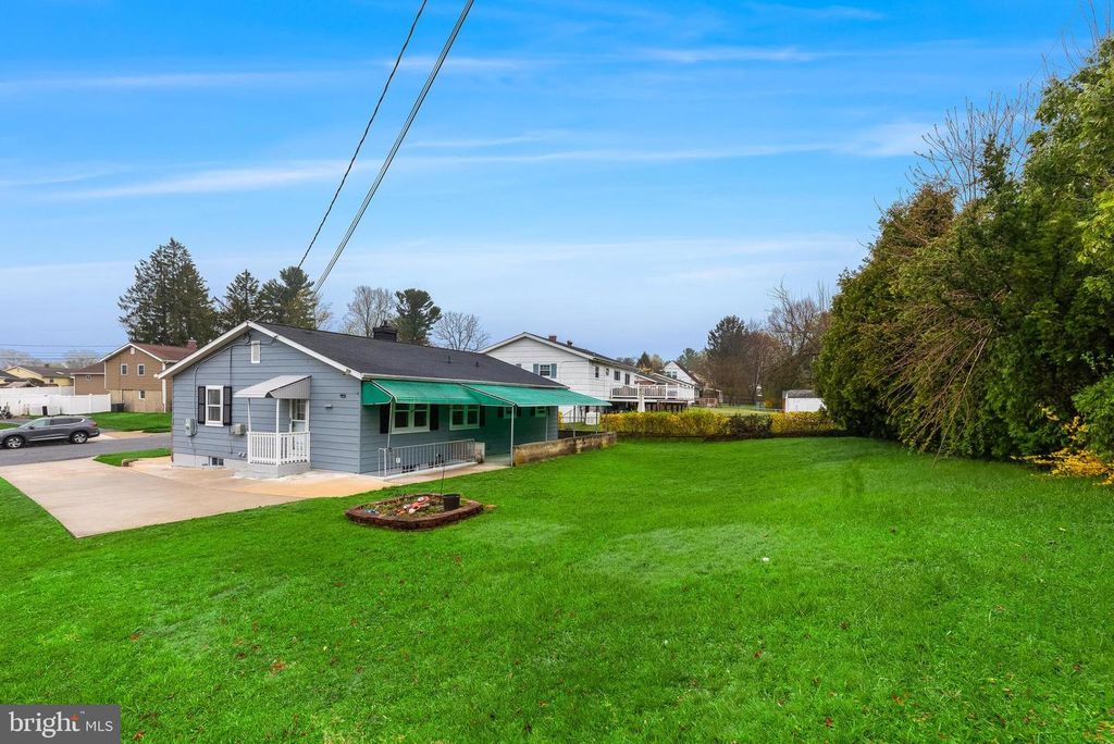 Image 30 of property listing at 1324 DENBRIGHT RD, Catonsville, MD 21228