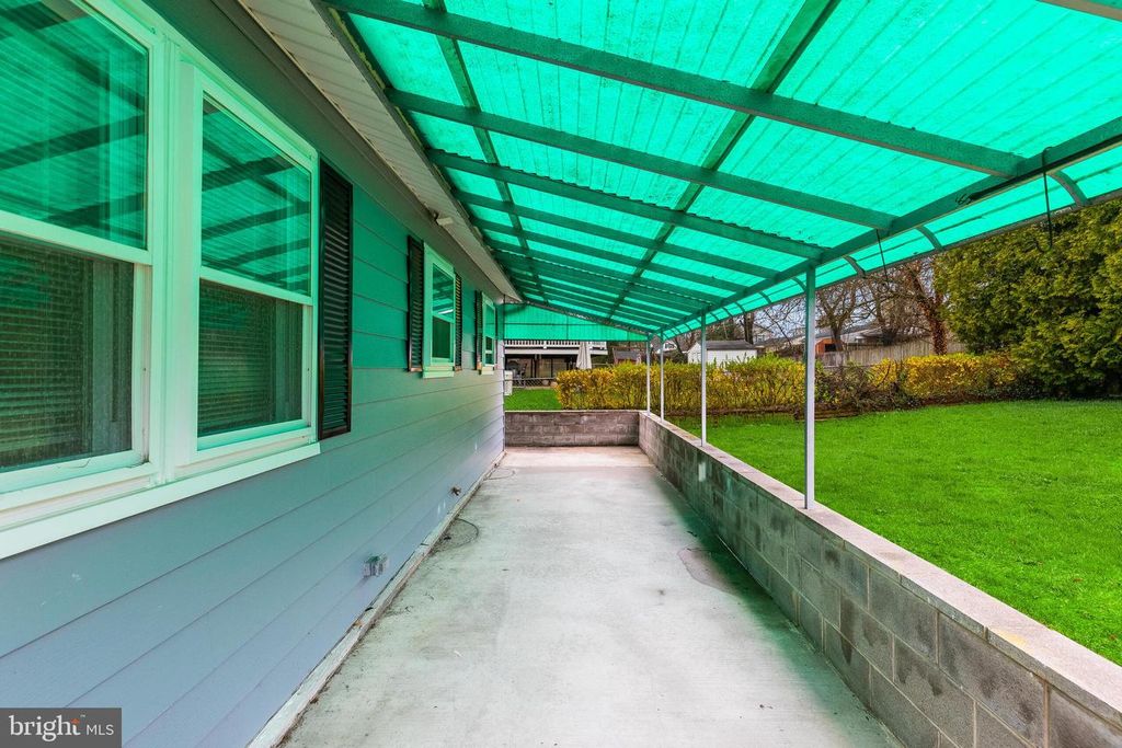 Image 31 of property listing at 1324 DENBRIGHT RD, Catonsville, MD 21228