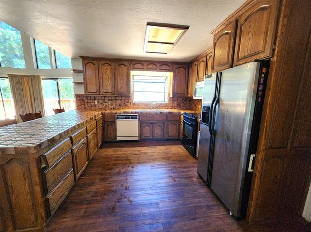 1925 Skull Flat Rd, West Point, CA 95255