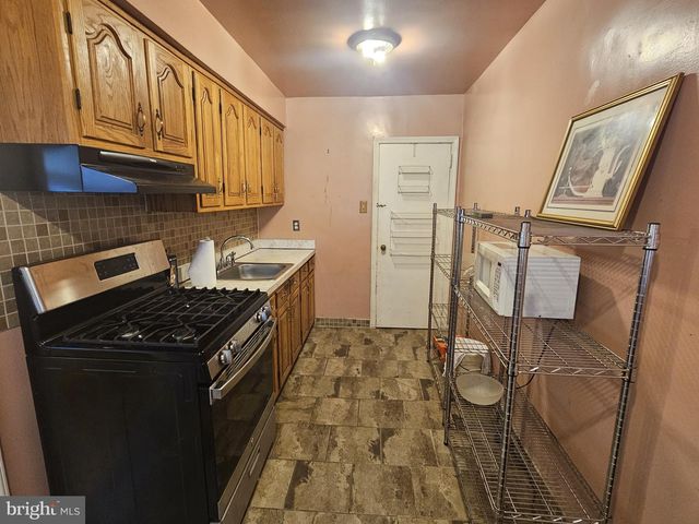 6136 N WARNOCK ST, Philadelphia, PA 19141