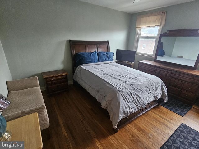6136 N WARNOCK ST, Philadelphia, PA 19141