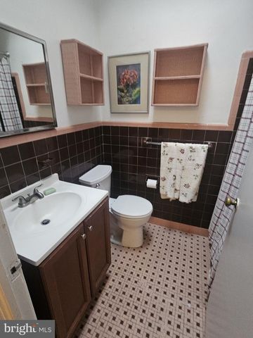 6136 N WARNOCK ST, Philadelphia, PA 19141
