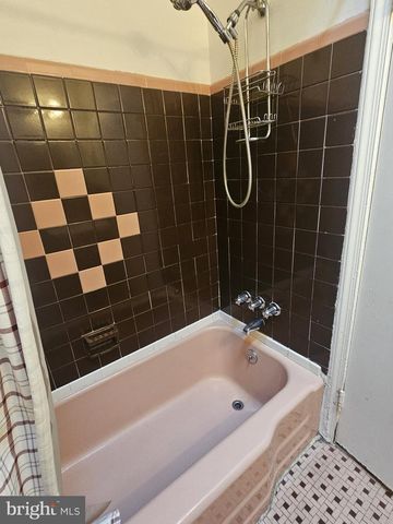 6136 N WARNOCK ST, Philadelphia, PA 19141