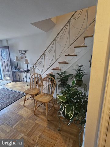 6136 N WARNOCK ST, Philadelphia, PA 19141
