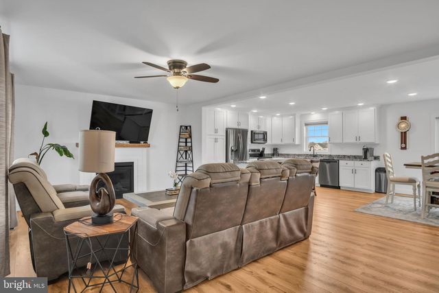 902 SOUTHWOOD DRIVE, Shippensburg, PA 17257