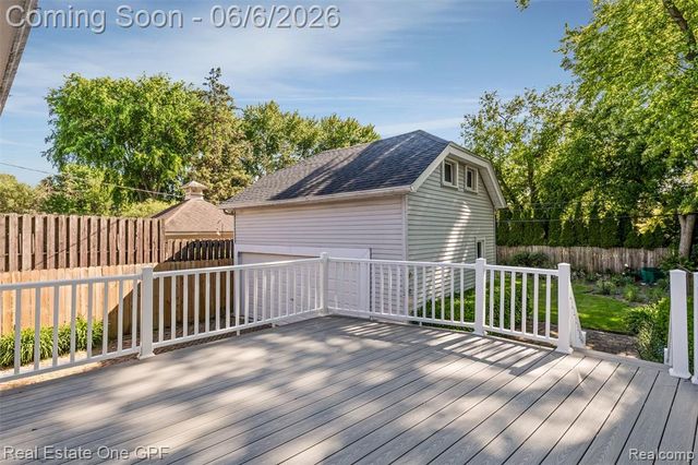 957 Fisher Road, Grosse Pointe, MI 48230