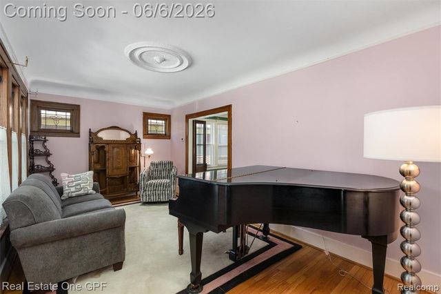 957 Fisher Road, Grosse Pointe, MI 48230