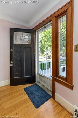 957 Fisher Road, Grosse Pointe, MI 48230