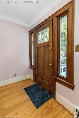 957 Fisher Road, Grosse Pointe, MI 48230