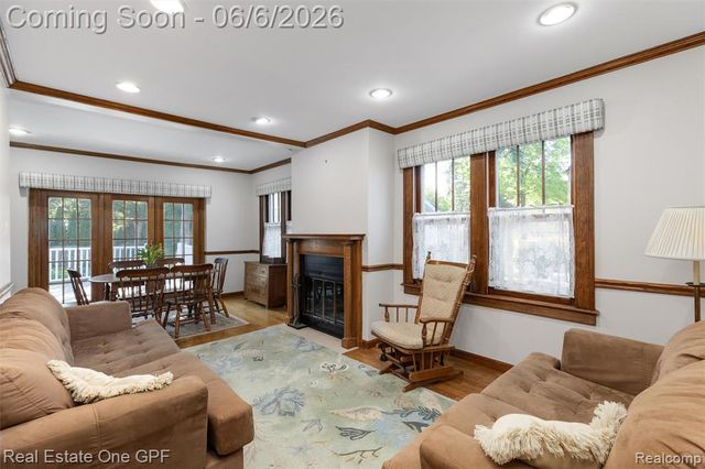 957 Fisher Road, Grosse Pointe, MI 48230