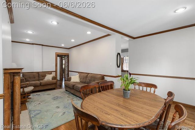 957 Fisher Road, Grosse Pointe, MI 48230