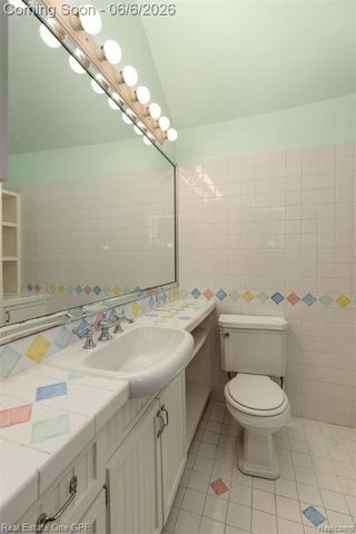 957 Fisher Road, Grosse Pointe, MI 48230