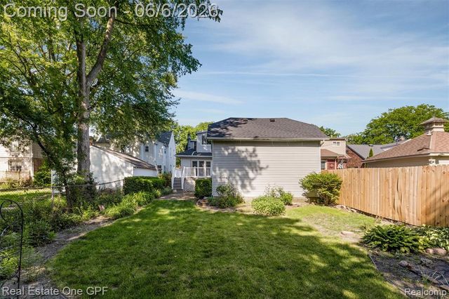 957 Fisher Road, Grosse Pointe, MI 48230