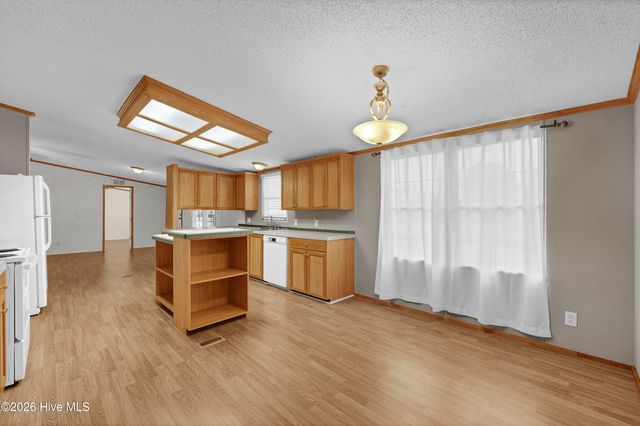 201 Blue Fan Street, Surf City, NC 28445