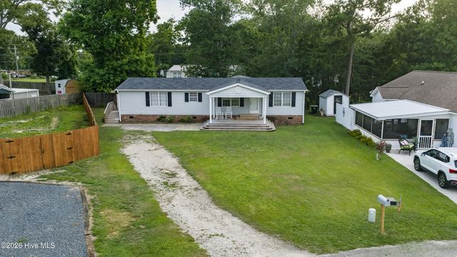 201 Blue Fan Street, Surf City, NC 28445