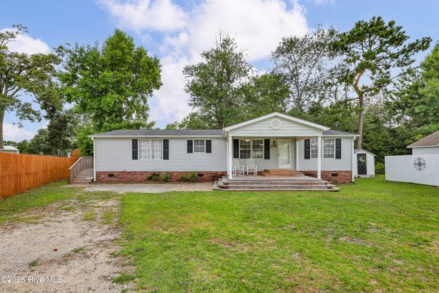 201 Blue Fan Street, Surf City, NC 28445
