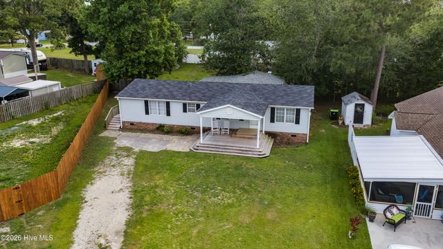 201 Blue Fan Street, Surf City, NC 28445