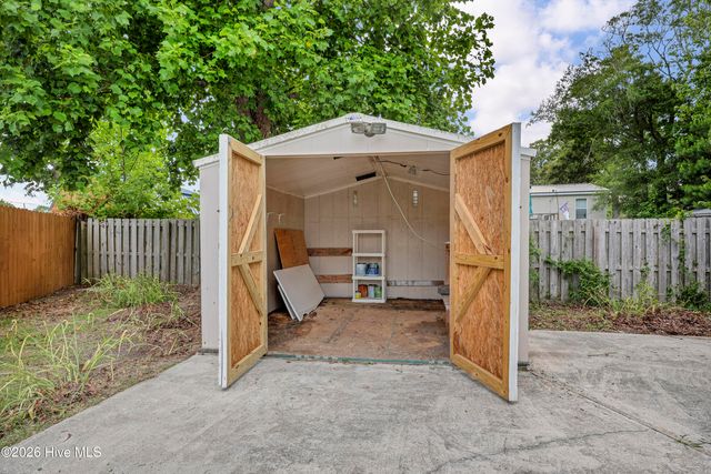 201 Blue Fan Street, Surf City, NC 28445