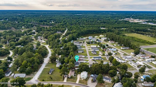 201 Blue Fan Street, Surf City, NC 28445