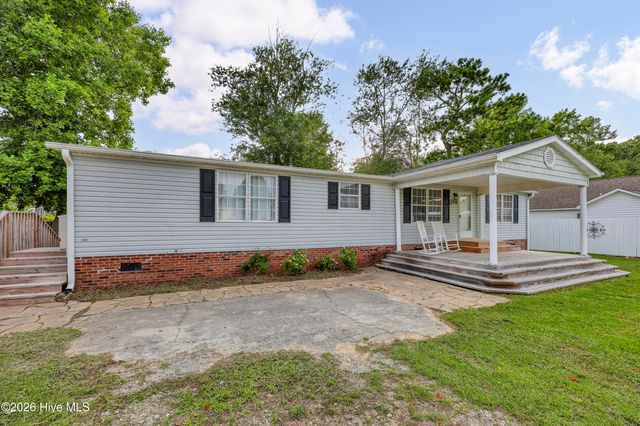 201 Blue Fan Street, Surf City, NC 28445