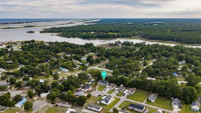 201 Blue Fan Street, Surf City, NC 28445
