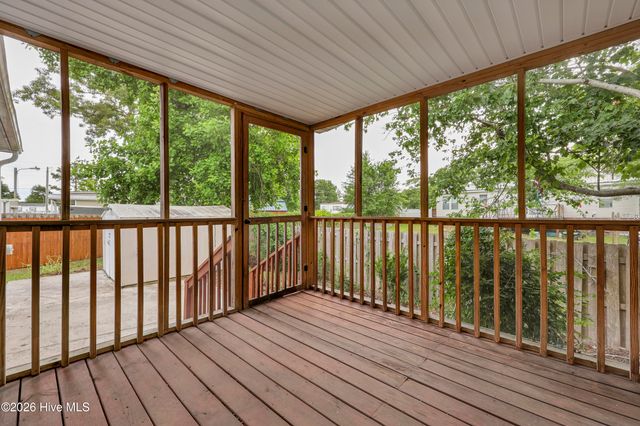 201 Blue Fan Street, Surf City, NC 28445