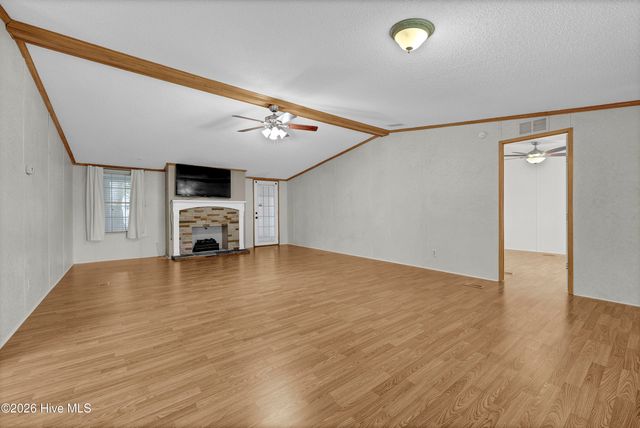 201 Blue Fan Street, Surf City, NC 28445