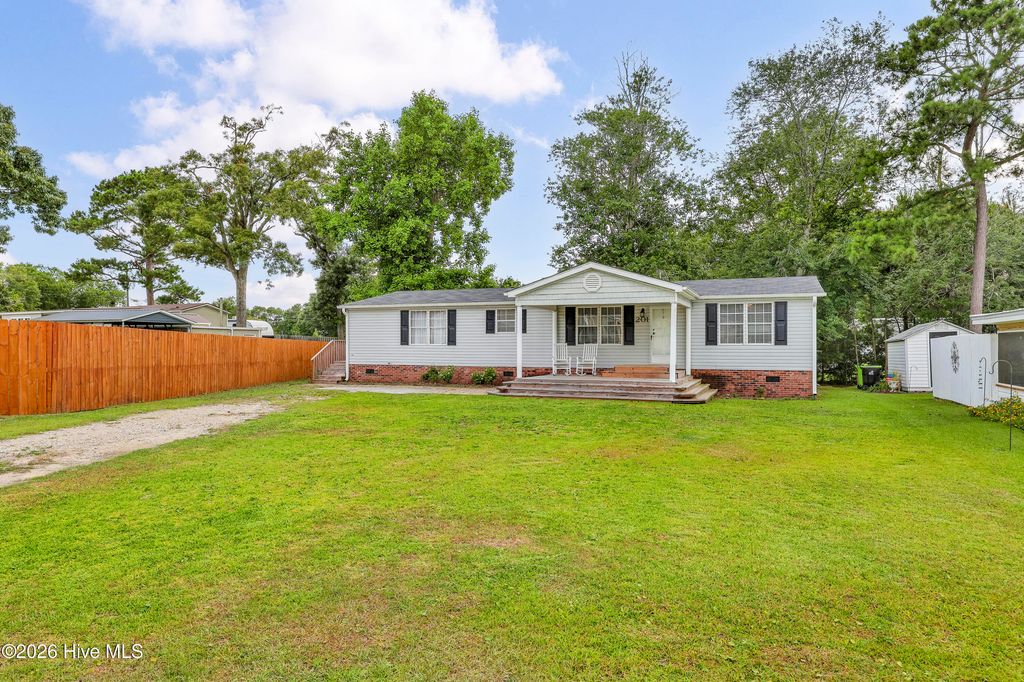 201 Blue Fan Street, Surf City, NC 28445