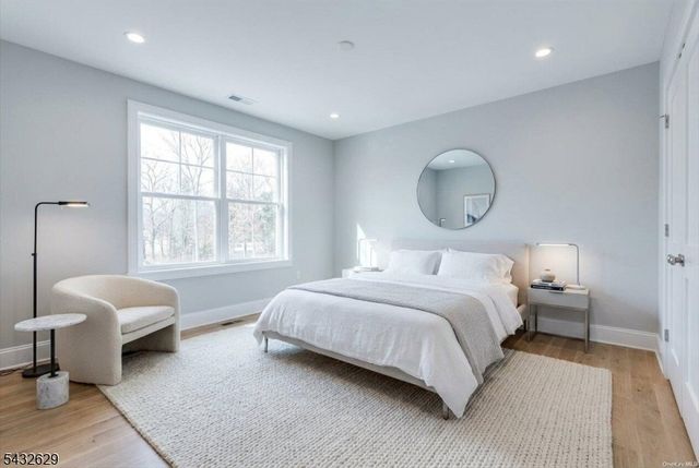 29 Sycamore Ave, Livingston Twp., NJ 07039