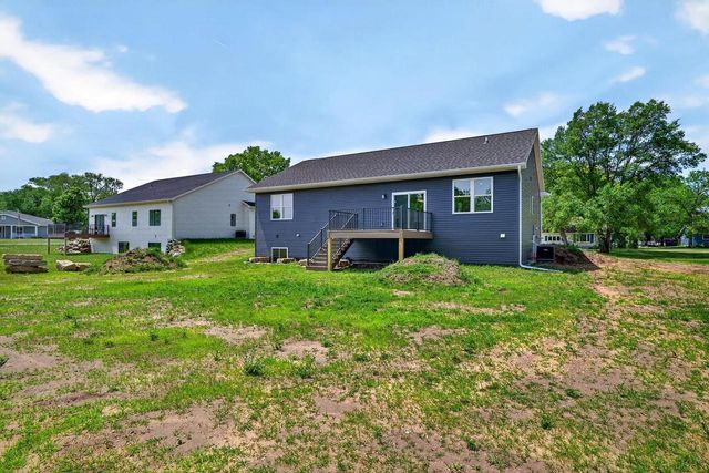 2004 W 4th Avenue, Brodhead, WI 53520