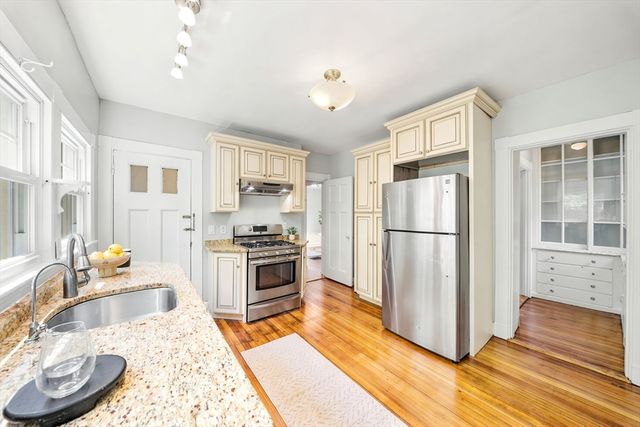 42 Roslin St, Boston, MA 02124