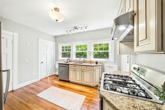 42 Roslin St, Boston, MA 02124