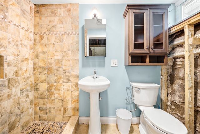 42 Roslin St, Boston, MA 02124
